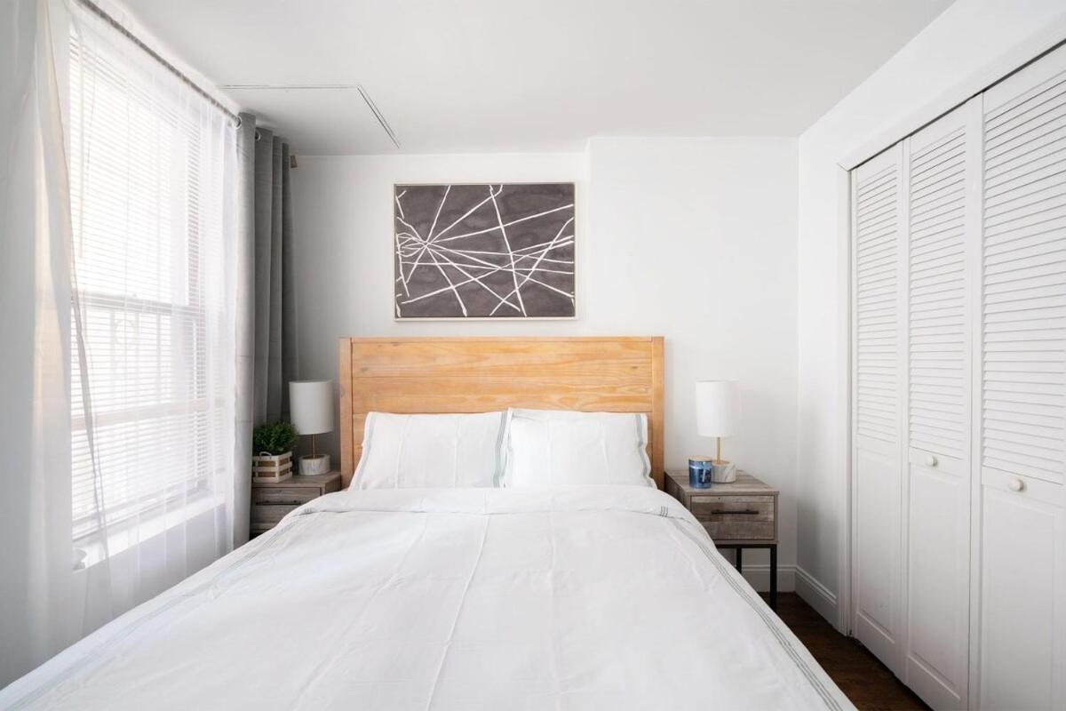 Apartment 1435-3 3 Bedrooms 2bath W&d Prime Upper East