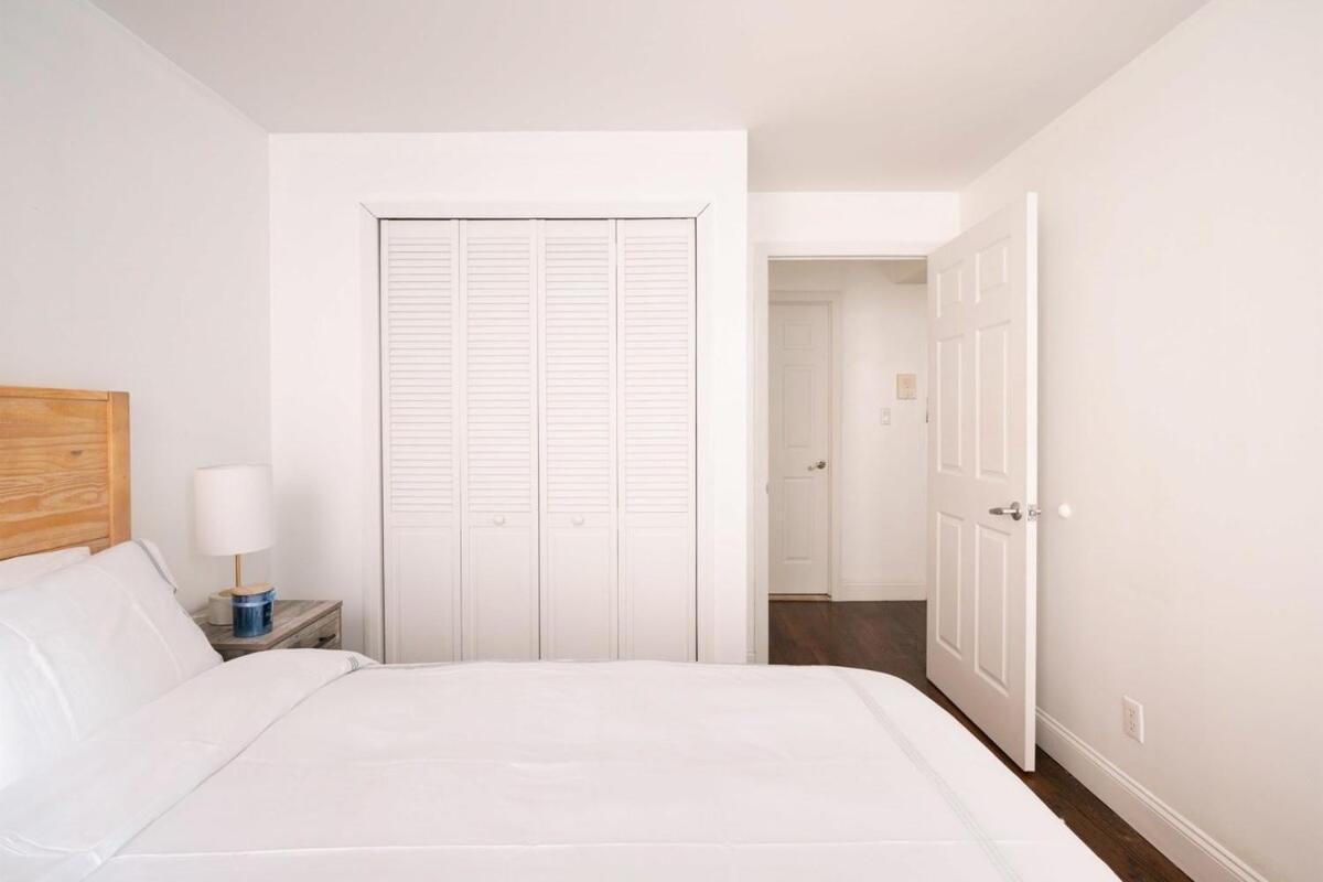 Apartment 1435-3 3 Bedrooms 2bath W&d Prime Upper East *